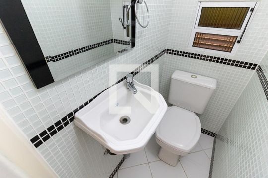 Lavabo de casa à venda com 3 quartos, 200m² em Jardim Santa Emilia, São Paulo