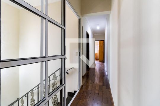 Corredor de casa à venda com 3 quartos, 200m² em Jardim Santa Emilia, São Paulo