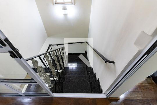 Escada de casa à venda com 3 quartos, 200m² em Jardim Santa Emilia, São Paulo