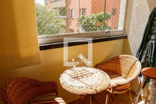 Sacada de apartamento para alugar com 3 quartos, 73m² em Piratininga, Osasco