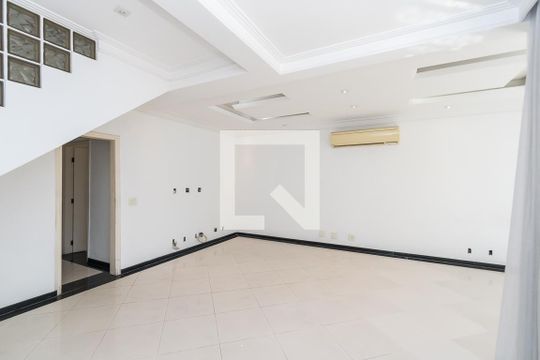 Sala de casa à venda com 4 quartos, 252m² em Vila da Penha, Rio de Janeiro