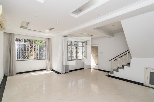 Sala de casa à venda com 4 quartos, 252m² em Vila da Penha, Rio de Janeiro