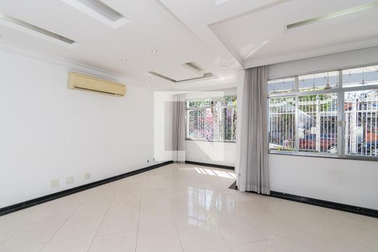 Sala de casa à venda com 4 quartos, 252m² em Vila da Penha, Rio de Janeiro