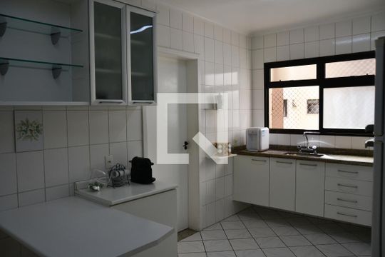 Cozinha de apartamento à venda com 3 quartos, 130m² em Rudge Ramos, São Bernardo do Campo