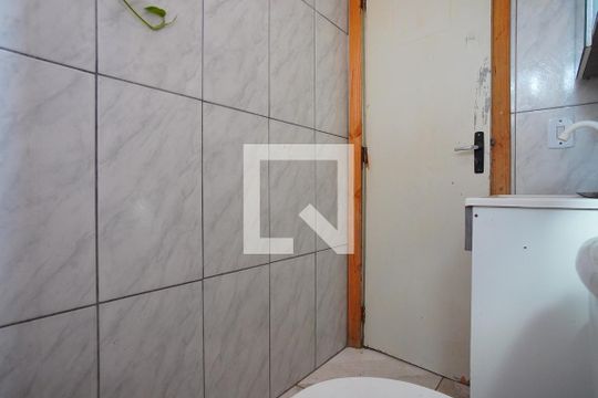 Banheiro Corredor de casa à venda com 2 quartos, 36m² em Costa E Silva, Porto Alegre