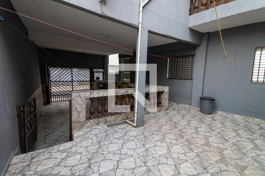 Área comum de casa à venda com 4 quartos, 56m² em Jardim Colorado, São Paulo