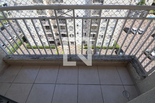 Sacada de apartamento à venda com 2 quartos, 48m² em Igara, Canoas