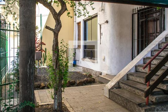Área frente de casa para alugar com 5 quartos, 288m² em Centro Histórico, Porto Alegre