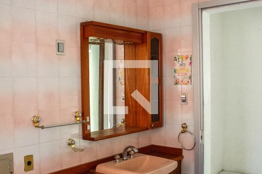 Banheiro suite de casa para alugar com 5 quartos, 288m² em Centro Histórico, Porto Alegre