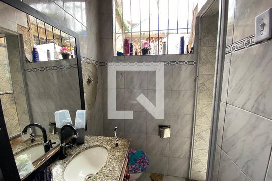 Banheiro de casa à venda com 1 quarto, 78m² em Engenho de Dentro, Rio de Janeiro