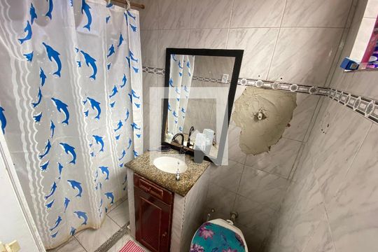 Banheiro de casa à venda com 1 quarto, 78m² em Engenho de Dentro, Rio de Janeiro