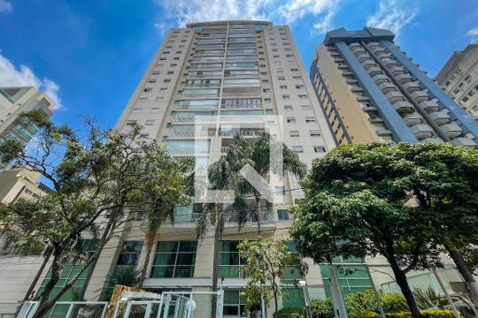 Fachada de apartamento à venda com 3 quartos, 120m² em Pinheiros, São Paulo