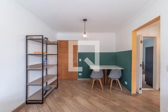 Sala de apartamento para alugar com 1 quarto, 50m² em Jardim Oriental, São Paulo