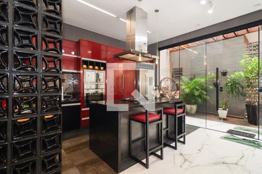 Cozinha de casa à venda com 4 quartos, 285m² em Super Quadra Morumbi, São Paulo