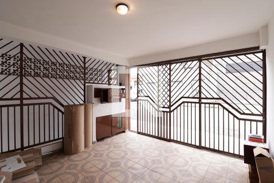 Garagem de casa para alugar com 3 quartos, 150m² em Parque Sao Domingos, São Paulo