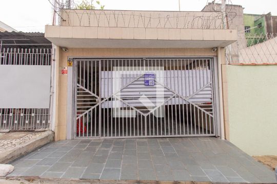 Fachada de casa para alugar com 4 quartos, 140m² em Vila Rio Branco, São Paulo