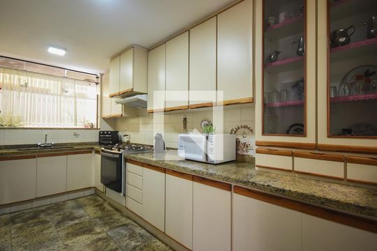Cozinha de casa para alugar com 3 quartos, 356m² em Vila Andrade, São Paulo