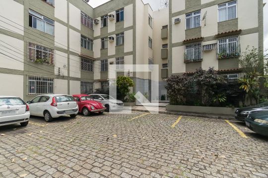 Área comum - Vagas de Garagem de apartamento à venda com 2 quartos, 57m² em Irajá, Rio de Janeiro