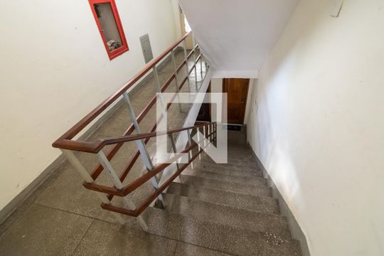 Área comum - Escadas de apartamento à venda com 2 quartos, 57m² em Irajá, Rio de Janeiro
