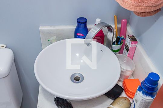 Lavabo de casa à venda com 2 quartos, 95m² em Parque São Domingos, São Paulo