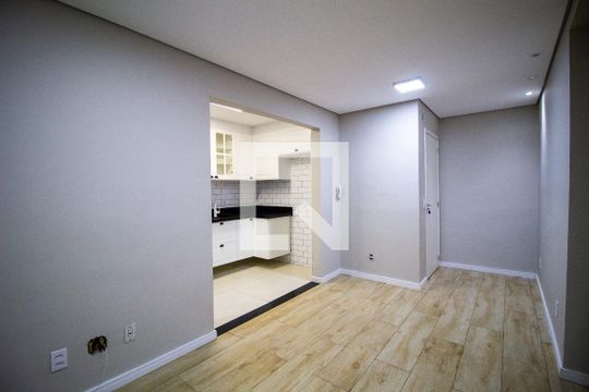 Apartamento para alugar com 2 quartos, 45m² em Jardim Mirante dos Ovnis, Votorantim