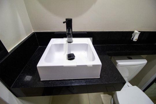 Banheiro de apartamento para alugar com 2 quartos, 45m² em Jardim Mirante dos Ovnis, Votorantim