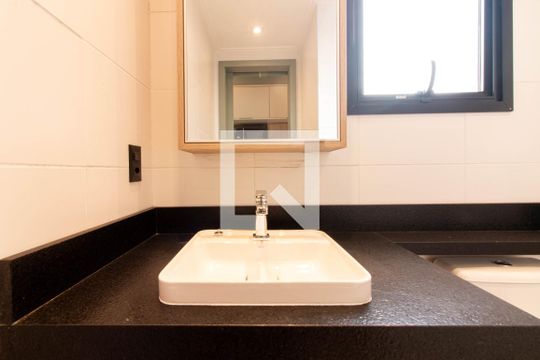 Banheiro de kitnet/studio para alugar com 1 quarto, 25m² em Vila Olímpia, São Paulo