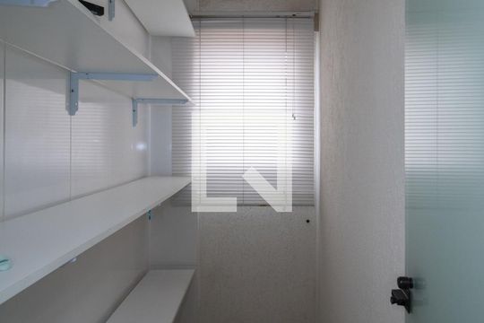 Despensa de casa à venda com 5 quartos, 340m² em Jardim Japao, São Paulo