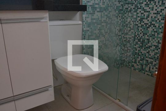 Banheiro de apartamento à venda com 4 quartos, 73m² em Parque das Nações, Santo André
