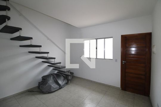 Casa de Condomínio para alugar com 2 quartos, 65m² em Vila Aurora (zona Norte), São Paulo