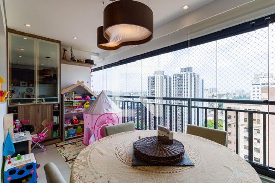 Sala/sacada de apartamento à venda com 3 quartos, 100m² em Vila Progredior, São Paulo