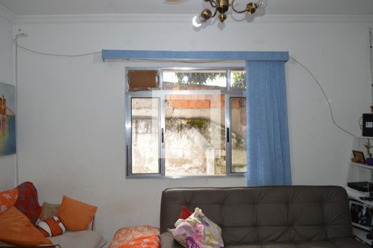 Sala de casa à venda com 4 quartos, 210m² em Cambuci, São Paulo