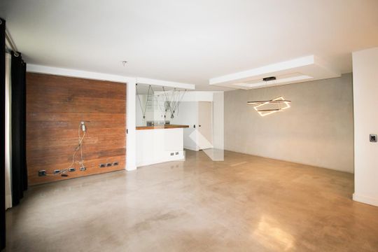 Apartamento à venda com 2 quartos, 104m² em Vila Olímpia, São Paulo