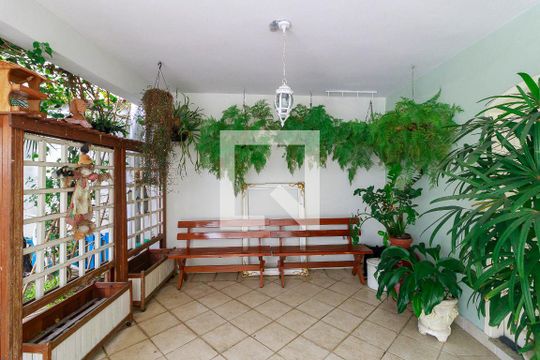 Quintal de casa à venda com 3 quartos, 300m² em Jardim Monte Azul, São Paulo