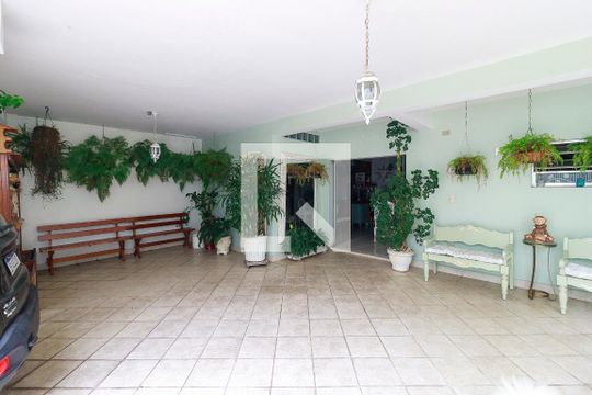 Garagem de casa à venda com 3 quartos, 300m² em Jardim Monte Azul, São Paulo