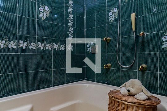Suíte - Banheiro de casa à venda com 3 quartos, 300m² em Jardim Monte Azul, São Paulo