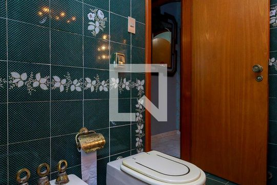 Suíte - Banheiro de casa à venda com 3 quartos, 300m² em Jardim Monte Azul, São Paulo