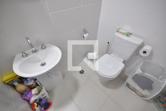 Banheiro de apartamento para alugar com 1 quarto, 27m² em Vila Gustavo, São Paulo