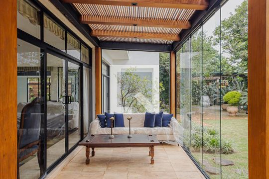 Jardim de casa à venda com 7 quartos, 900m² em Boaçava, São Paulo