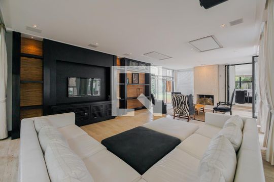 Sala de TV de casa à venda com 7 quartos, 900m² em Boaçava, São Paulo