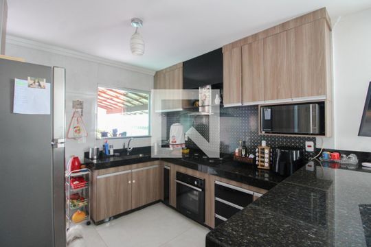 Cozinha de casa à venda com 3 quartos, 232m² em Frei Leopoldo, Belo Horizonte