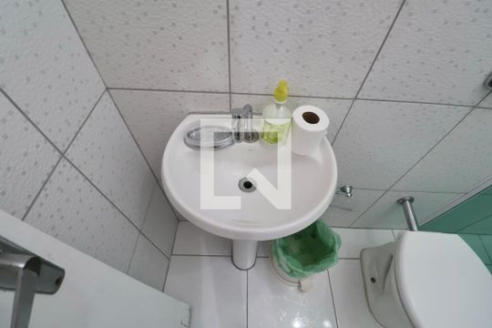 Banheiro Suíte de apartamento para alugar com 2 quartos, 150m² em Vila Julia, Guarujá