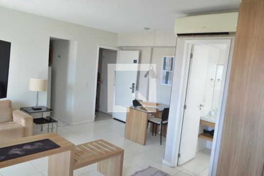 Sala de apartamento para alugar com 1 quarto, 40m² em Jacarepaguá, Rio de Janeiro