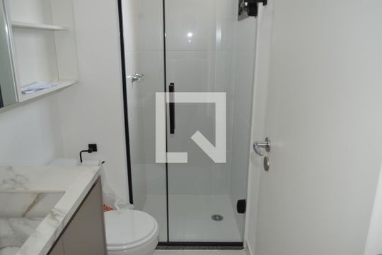 Banheiro de apartamento à venda com 3 quartos, 70m² em Vila Firmiano Pinto, São Paulo