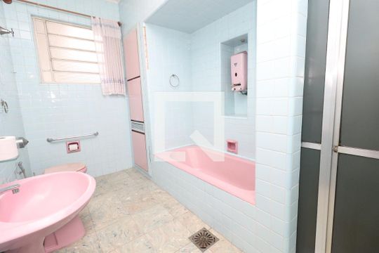 Banheiro da Suíte de casa para alugar com 4 quartos, 320m² em Centro, Novo Hamburgo