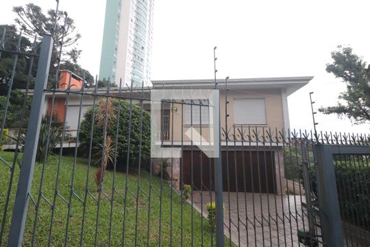 fachada de casa para alugar com 4 quartos, 320m² em Centro, Novo Hamburgo