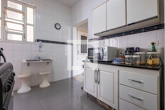 Cozinha/Lavanderia de apartamento à venda com 2 quartos, 77m² em Cerqueira César, São Paulo