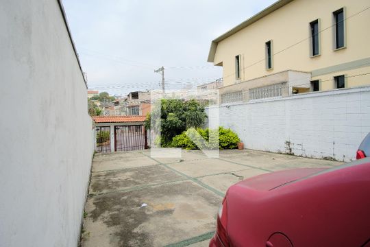 Quintal / Garagem de casa à venda com 3 quartos, 300m² em Vila Sao Geraldo, São Paulo