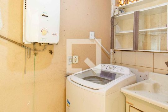 Área de serviço de casa para alugar com 3 quartos, 400m² em Centro, Canoas
