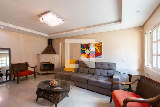Sala de casa para alugar com 3 quartos, 400m² em Centro, Canoas